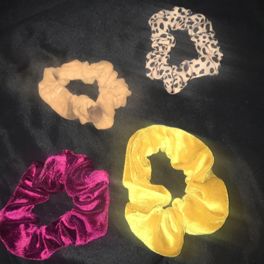 Hair scrunches 4 for 8